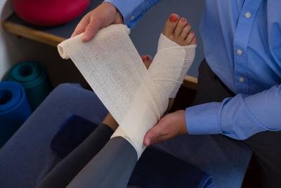 Short-Stretch Bandaging: What It Is, How It Works, and When It's Used